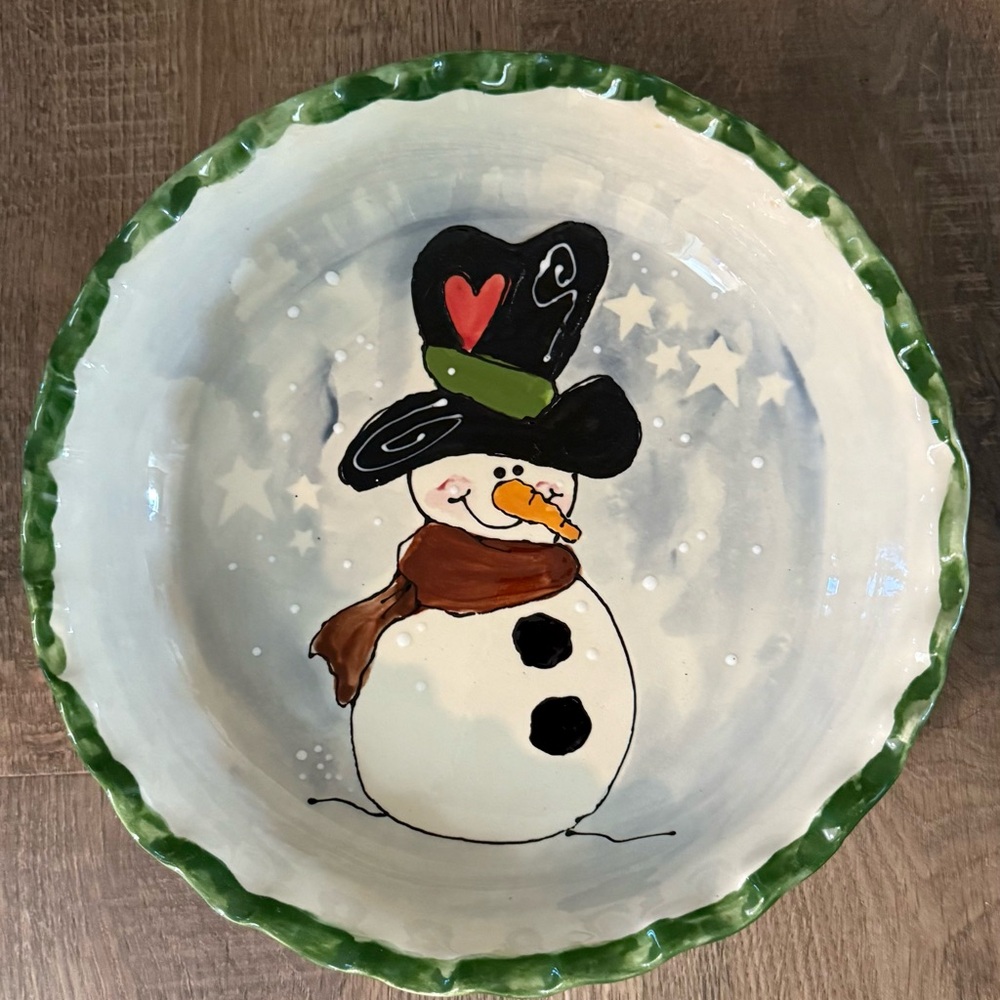Handcrafted Snowman Pie Dish with Green Trim